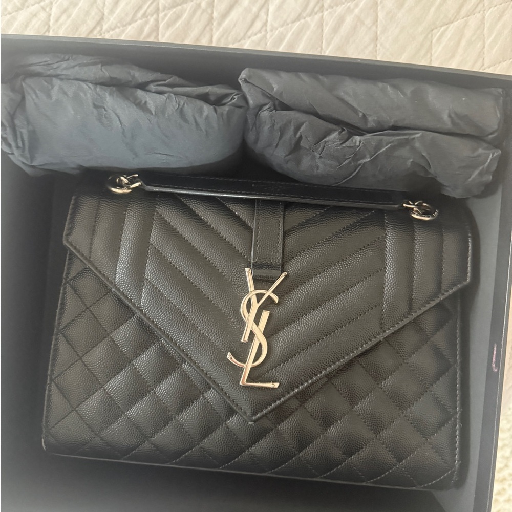 Yves Saint Laurent Black Quilted Shoulder Bag - Picture 4 of 8